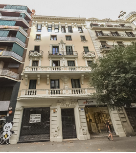 Edificio de viviendas en la calle Rosselló